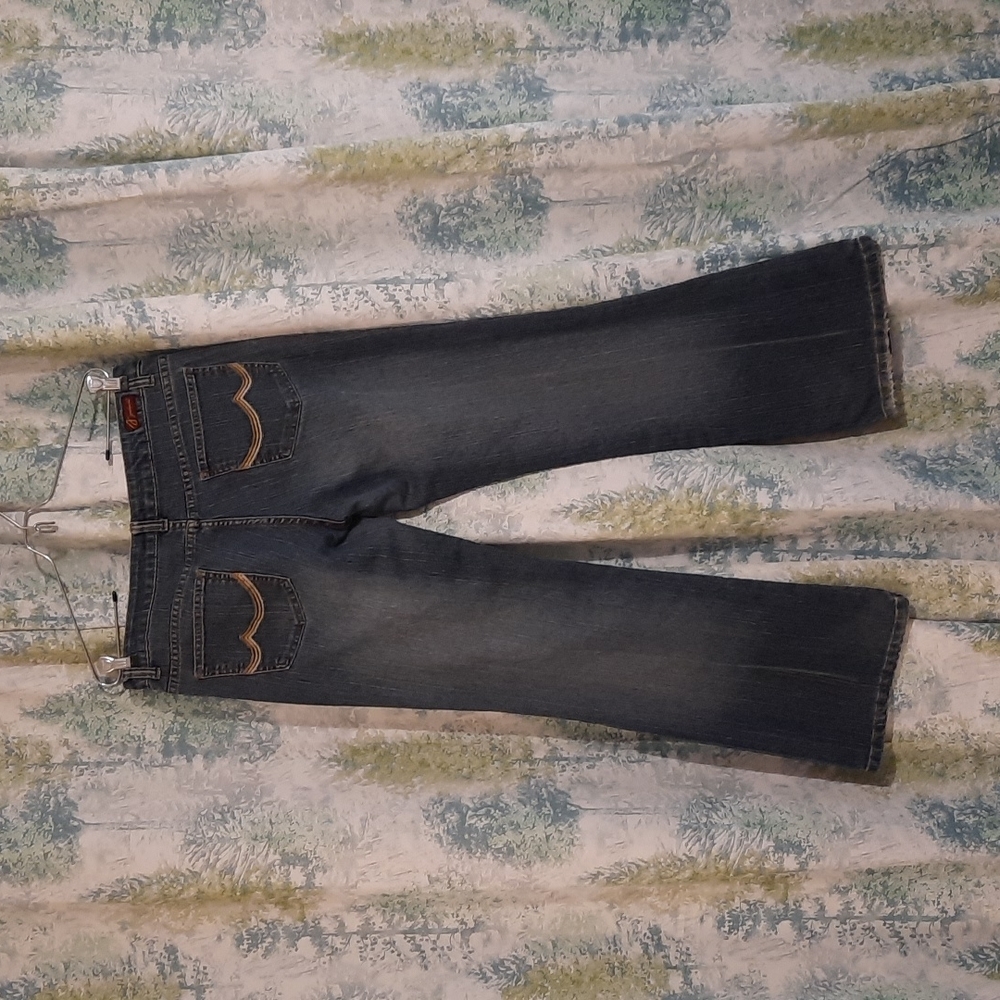 Jordache y2k vintage denim jeans great condition back pocket design low-rise